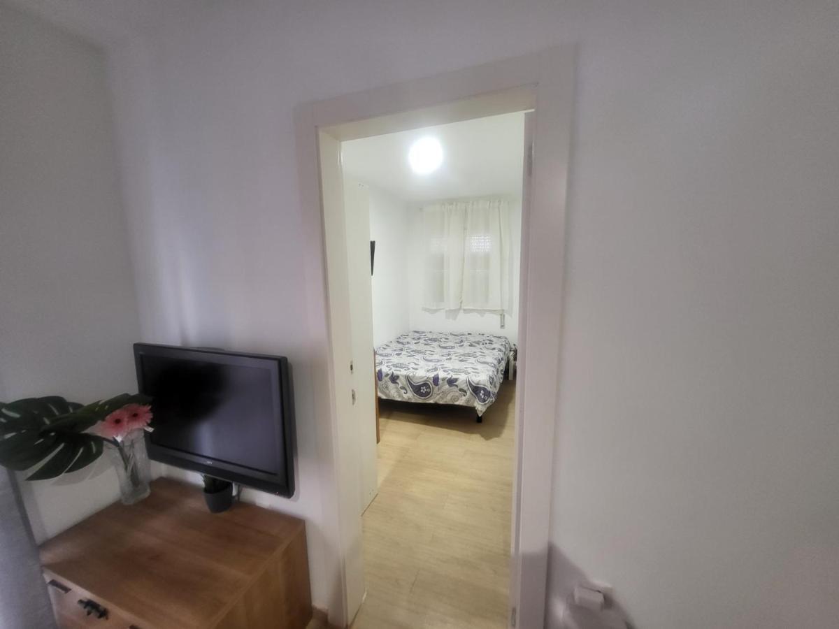 Habitaciones Con Bano Compartido En Bonito Apartamento En Badalona Buitenkant foto