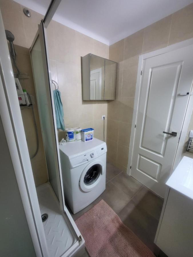 Habitaciones Con Bano Compartido En Bonito Apartamento En Badalona Buitenkant foto